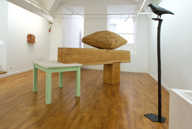 files/poutre-et-table-enneigee.jpg